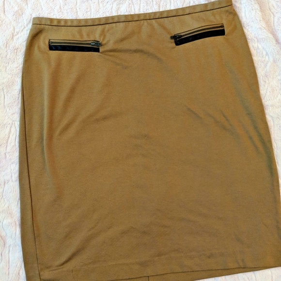 Jaclyn Smith Dresses & Skirts - Tan skirt